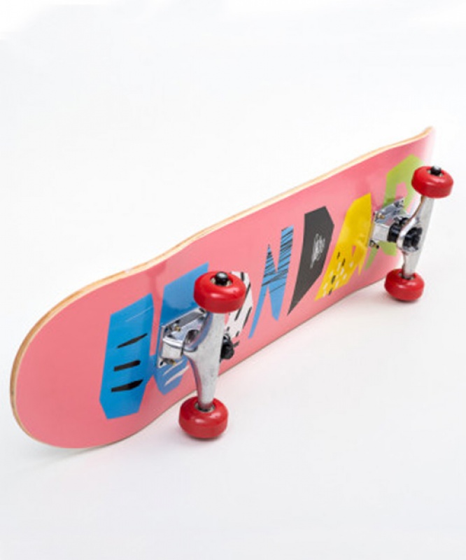 Skate Montado Hondar Srie Kuso Logo Rosa